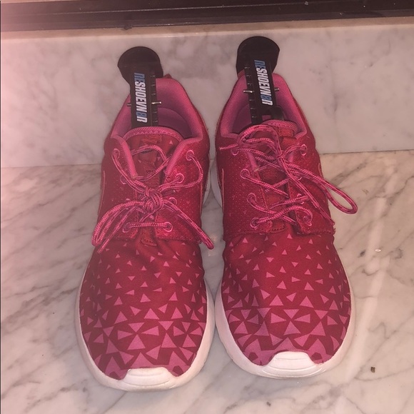 Nike - Picture 2 of 6